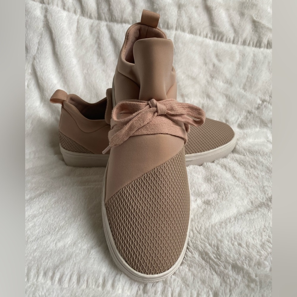 Steve Madden Sneakers | Steve Madden Lancer Sneakers | 10m | Women’s Nude Shoes
